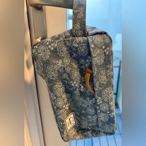 Herschel Wash / Travel Bag